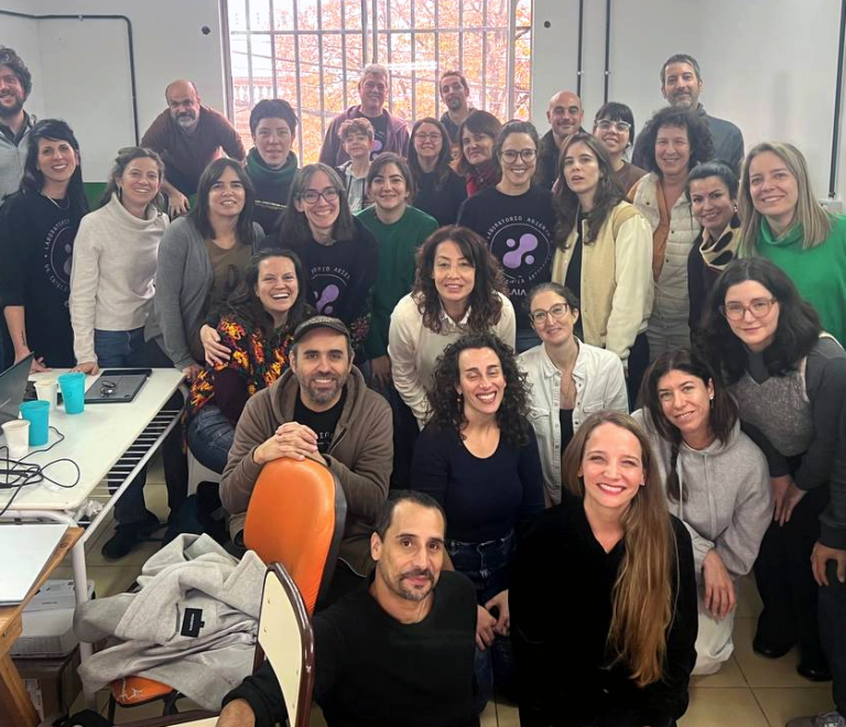 Calíope afina su voz en la primera jam de escritura mestiza