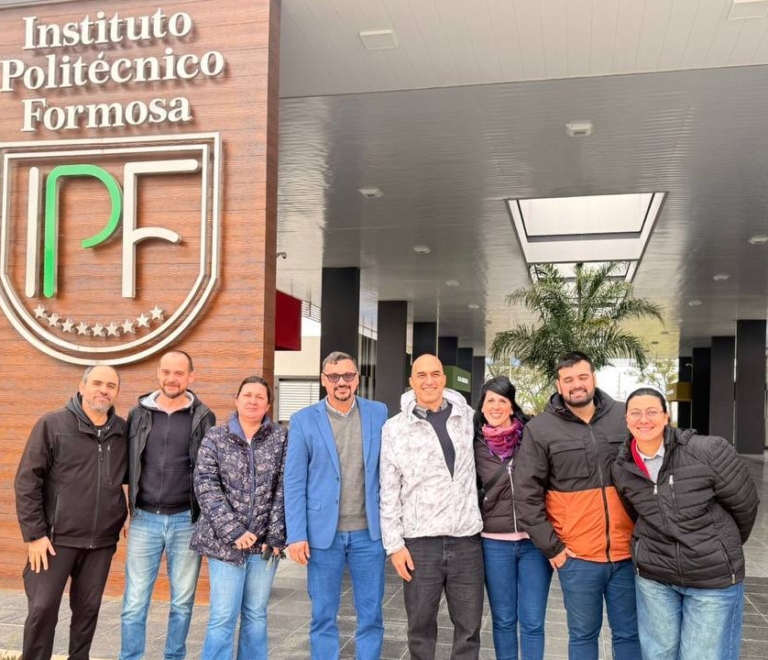 Laia en los clubes digitales de Formosa: talleres y colaboración