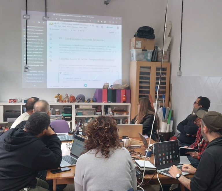 Corte programado: aprender a programar sin delegar el pensamiento
